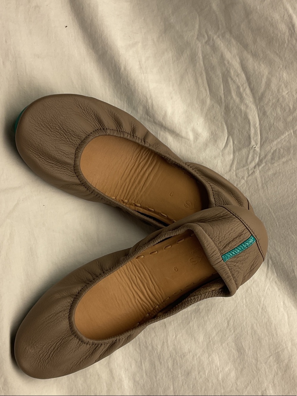 Tieks Taupe Leather Foldable Ballet Flats with Teal Accent